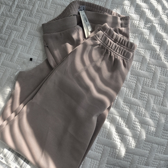 Victoria's Secret Beige Jogger Pants - Picture 3 of 6